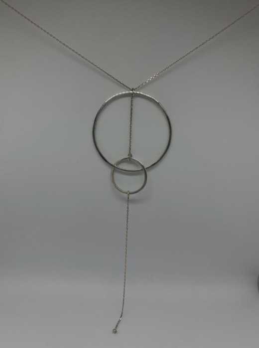 Picture of long necklace